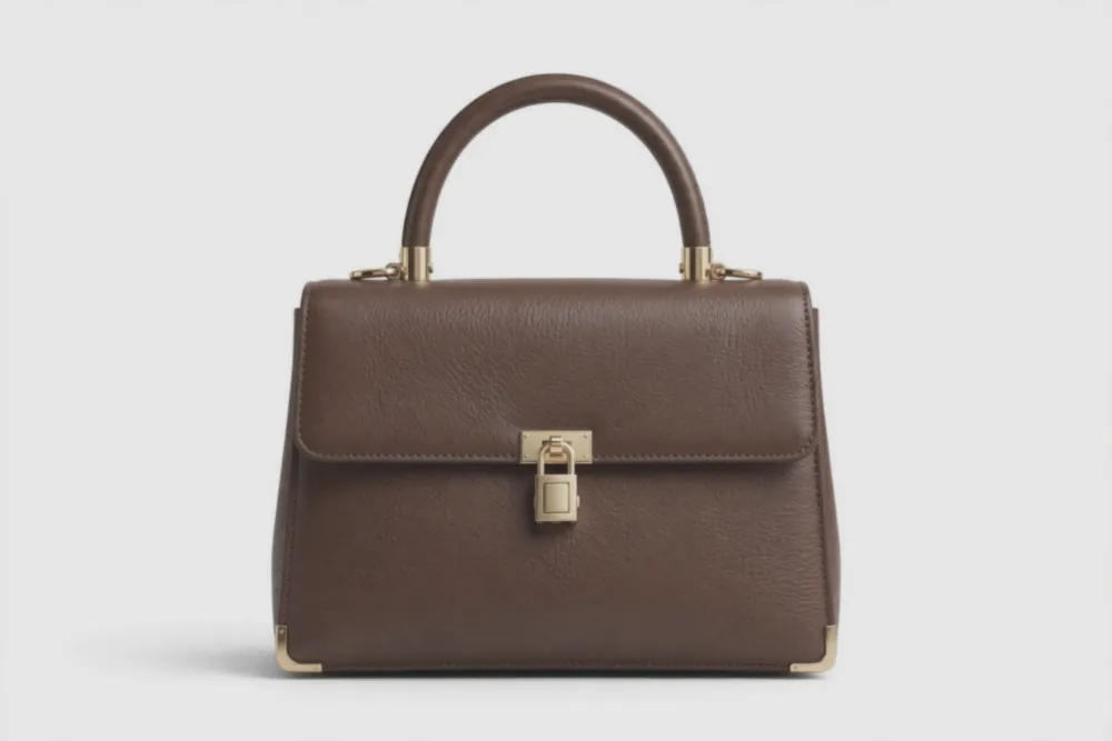 Handbag before retouching